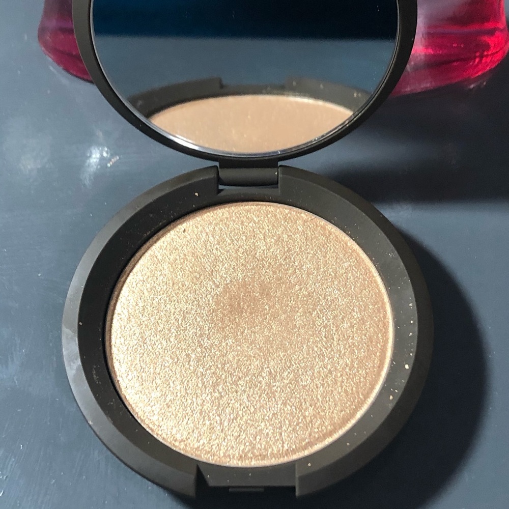BECCA Shimmering Highlighter